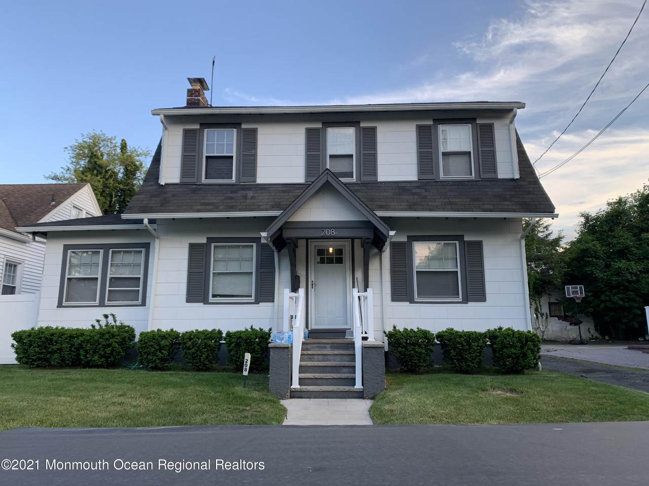208 Lockwood Place - Photo 1