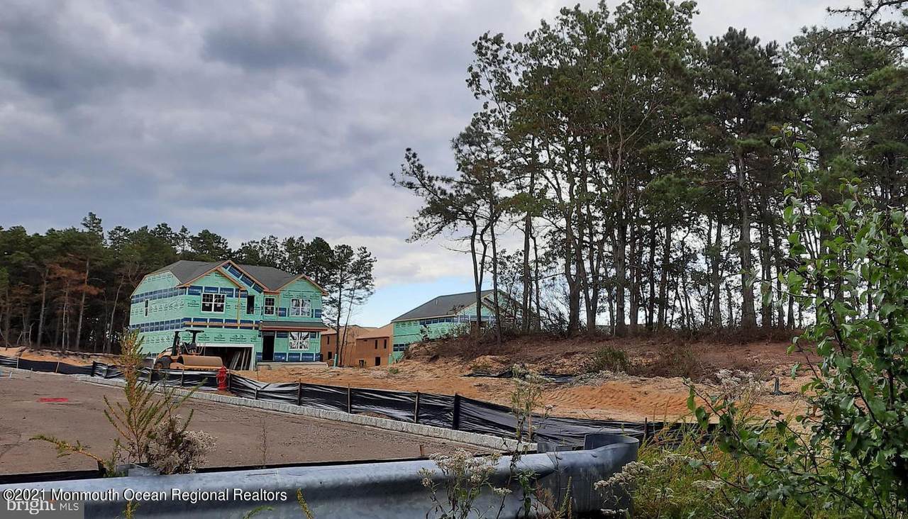 101 Fawcett Boulevard - Photo 1