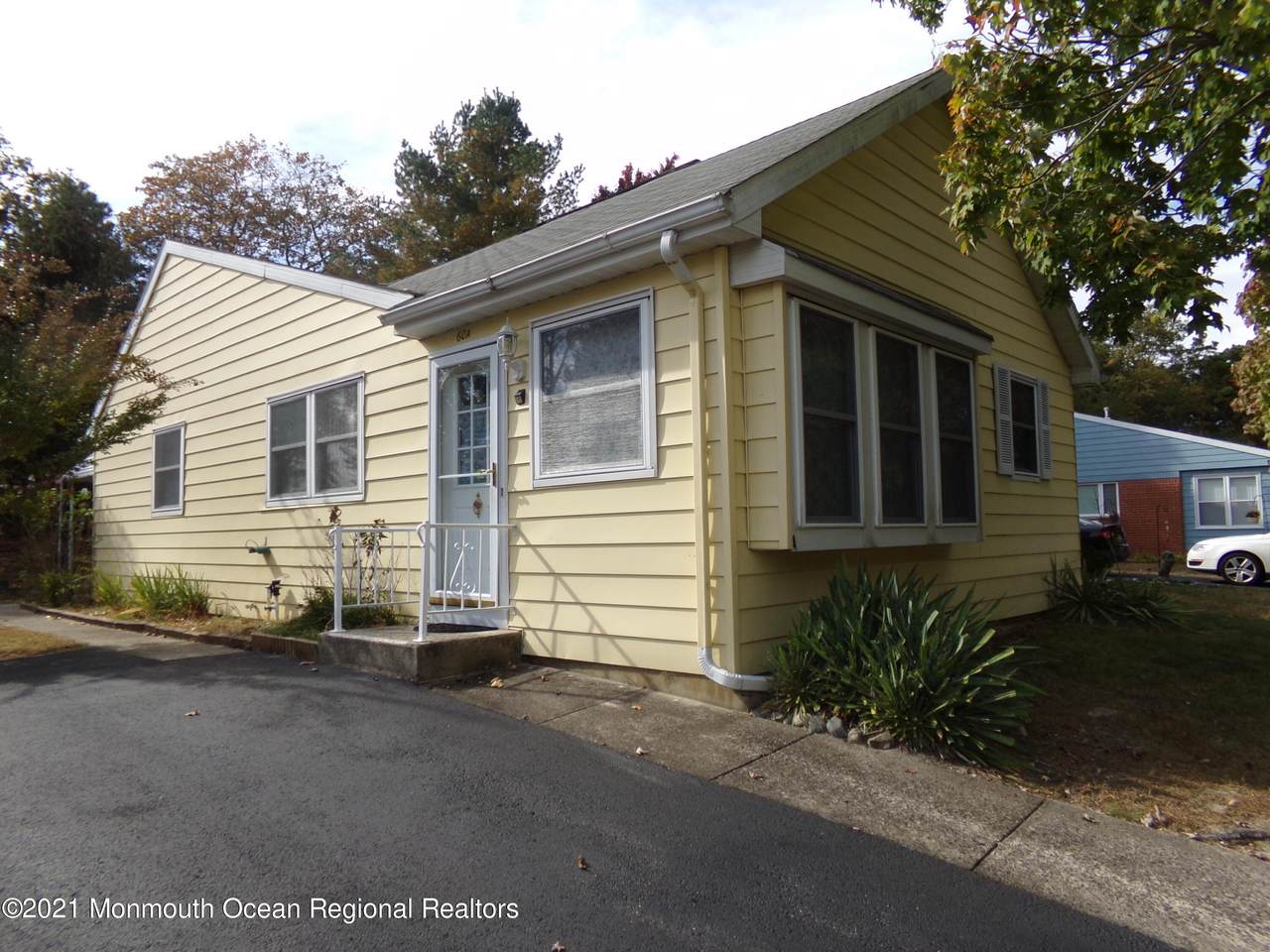 60 A Yorktowne Parkway - Photo 1