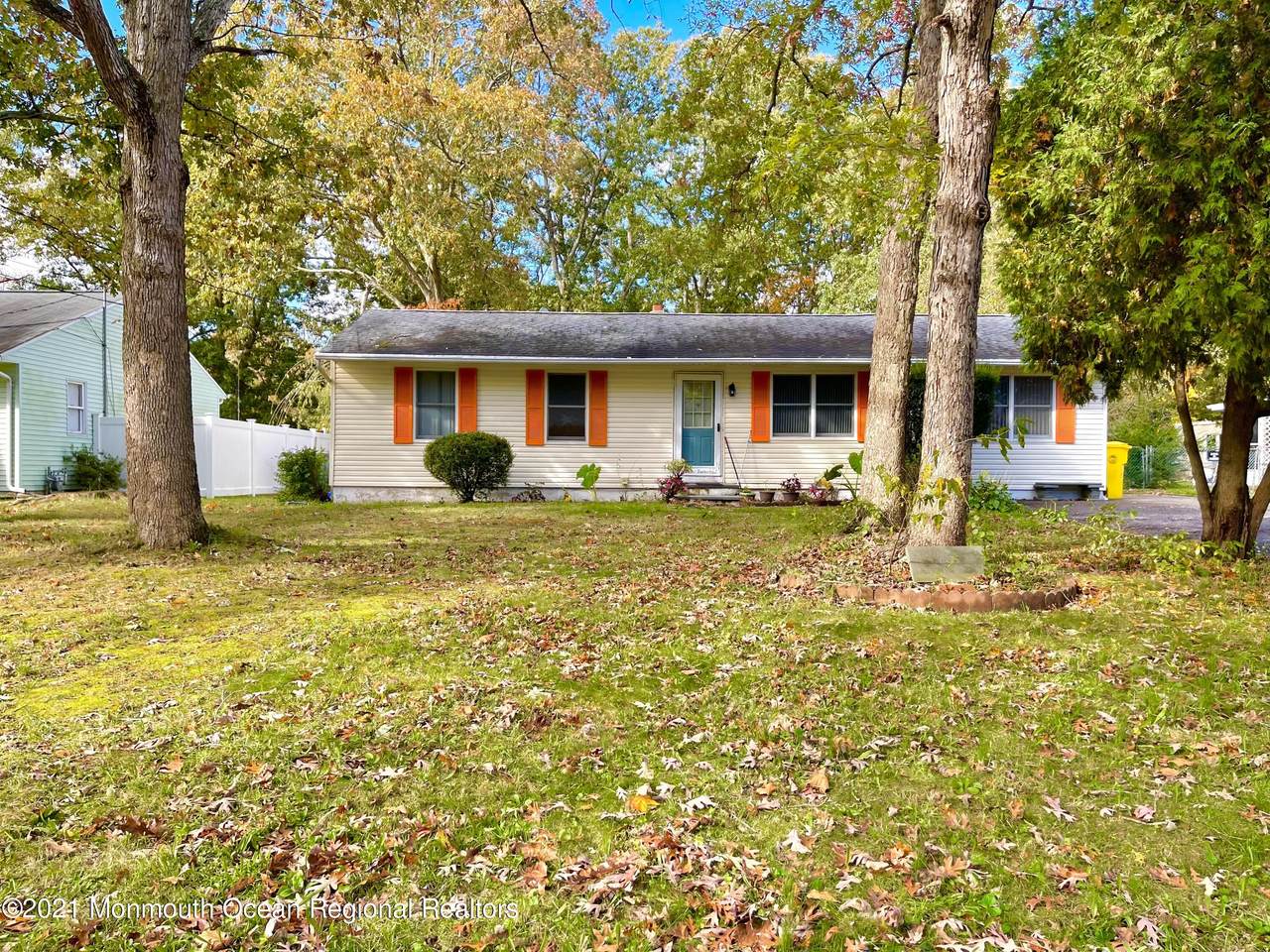 1404 Stark Street - Photo 1