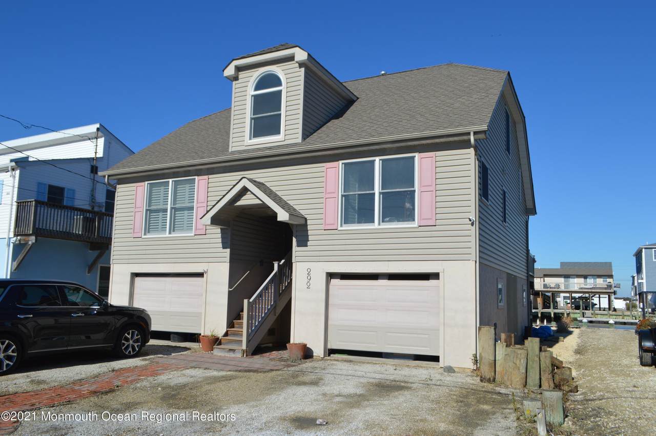 292 Heron Road - Photo 1