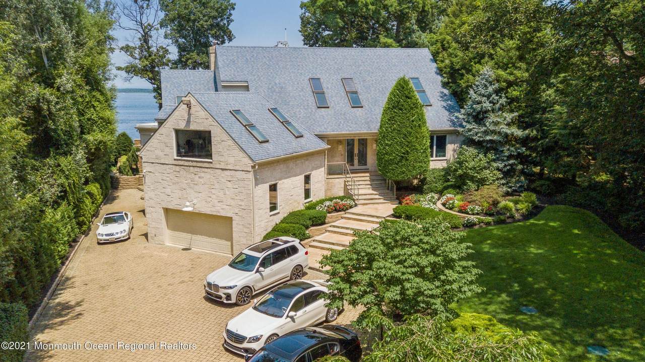 158 Bayside Drive - Photo 1