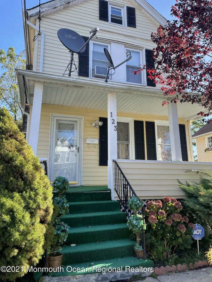 123 6th Avenue - Photo 1