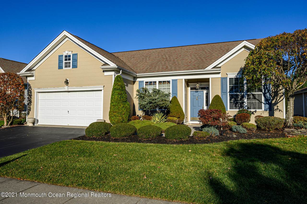 63 Nottingham Way - Photo 1