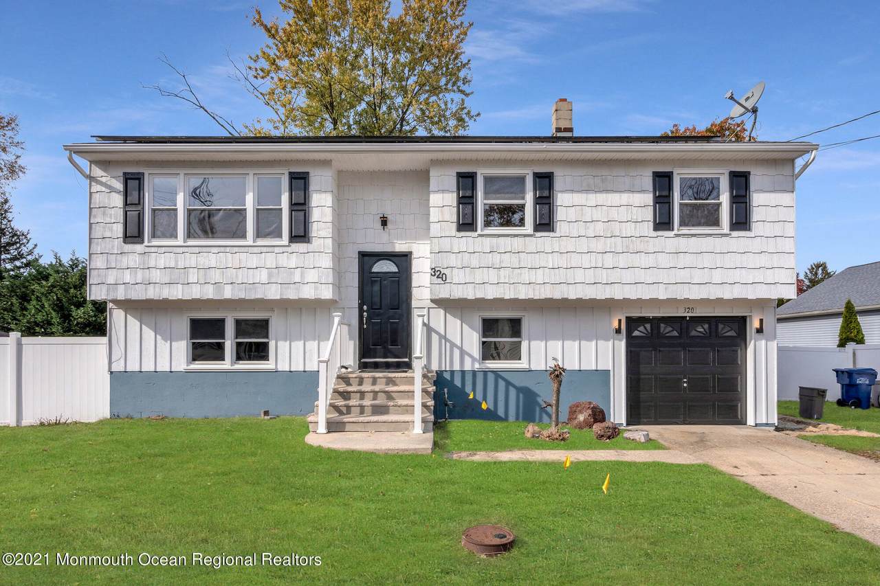 320 Windward Avenue - Photo 1