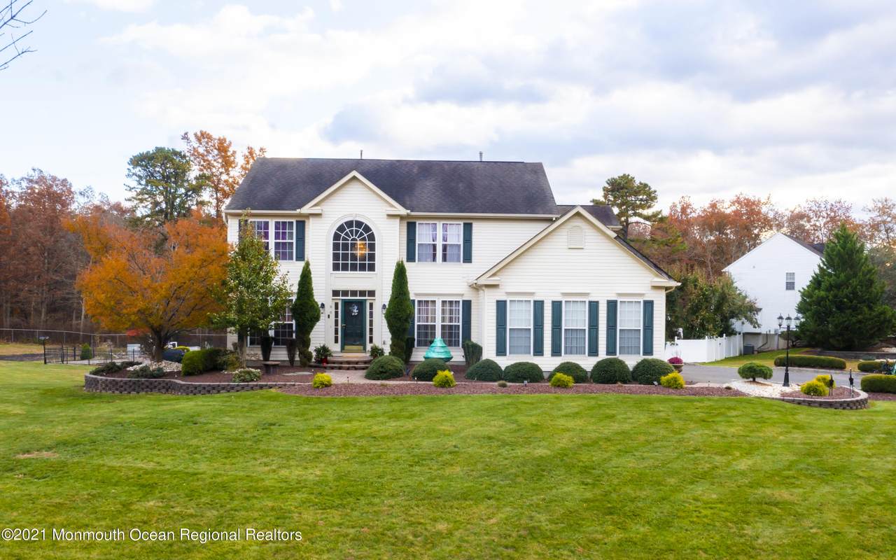90 Westlake Court - Photo 1