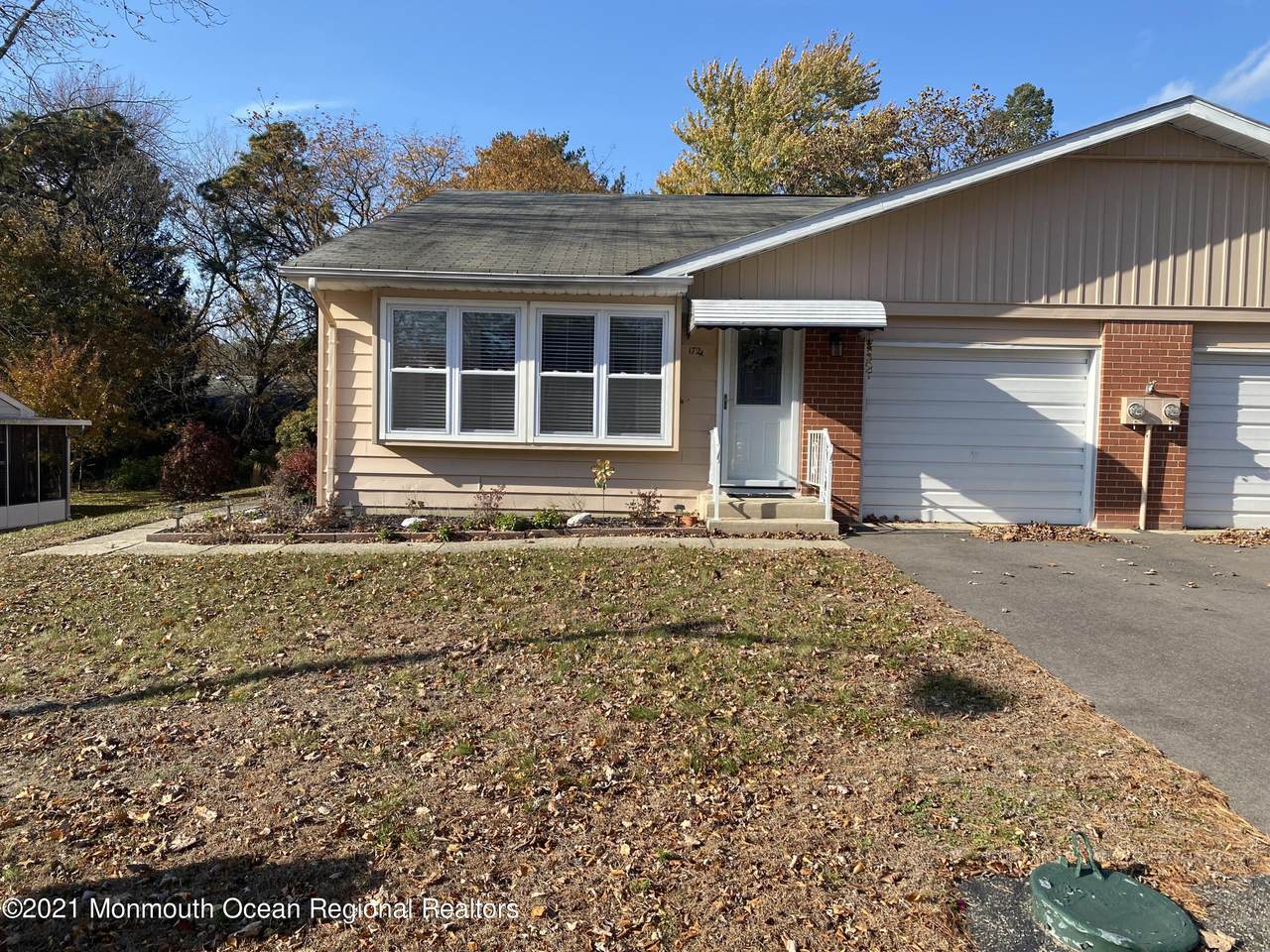 172 Hudson Parkway - Photo 1