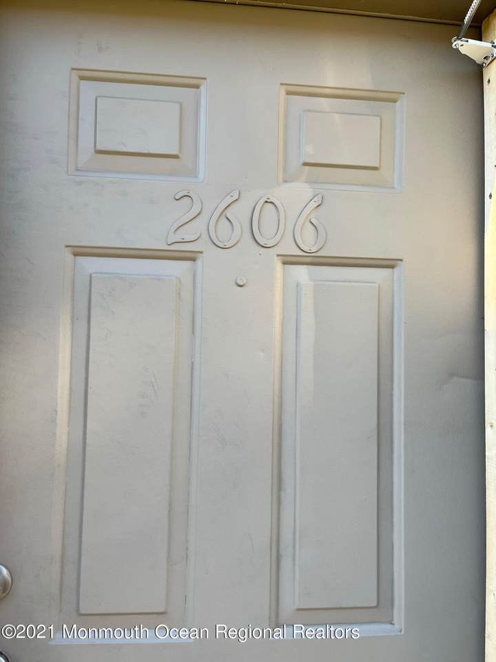 2606 Grassy Hollow Drive - Photo 1