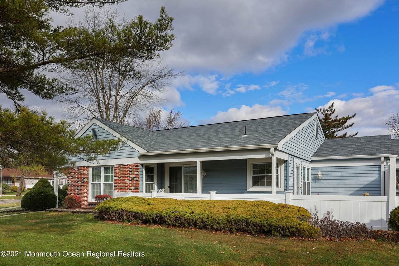 623A Stamford Court - Photo 1