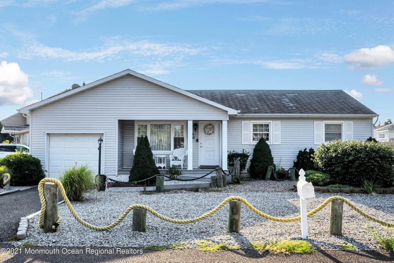 812 Nassau Drive - Photo 1