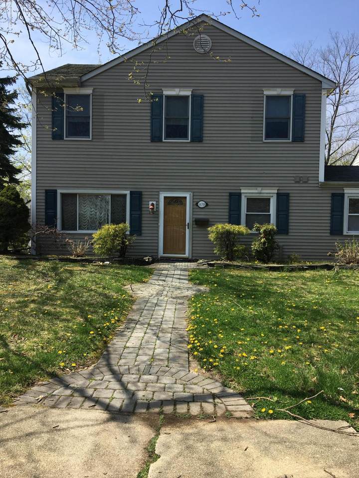 870 Woodgate Avenue - Photo 1