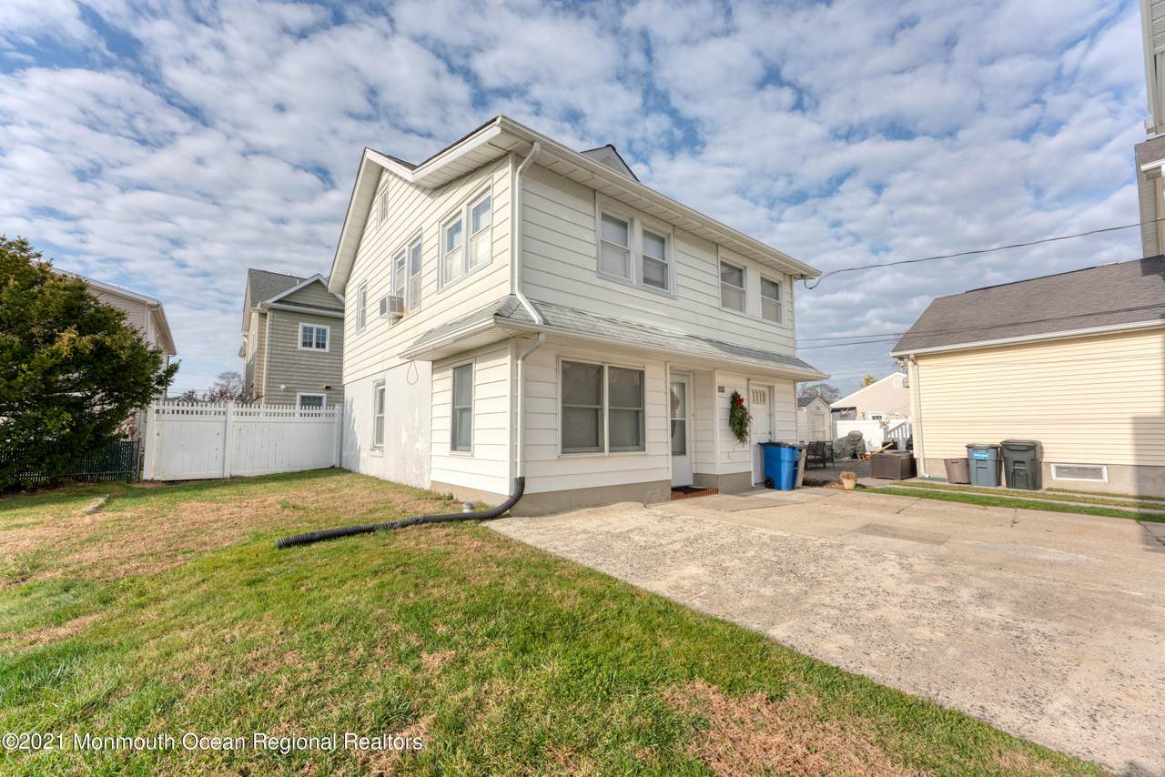 1813 Laurel Terrace - Photo 1