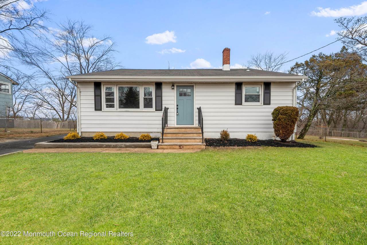 10 Dale Place - Photo 1