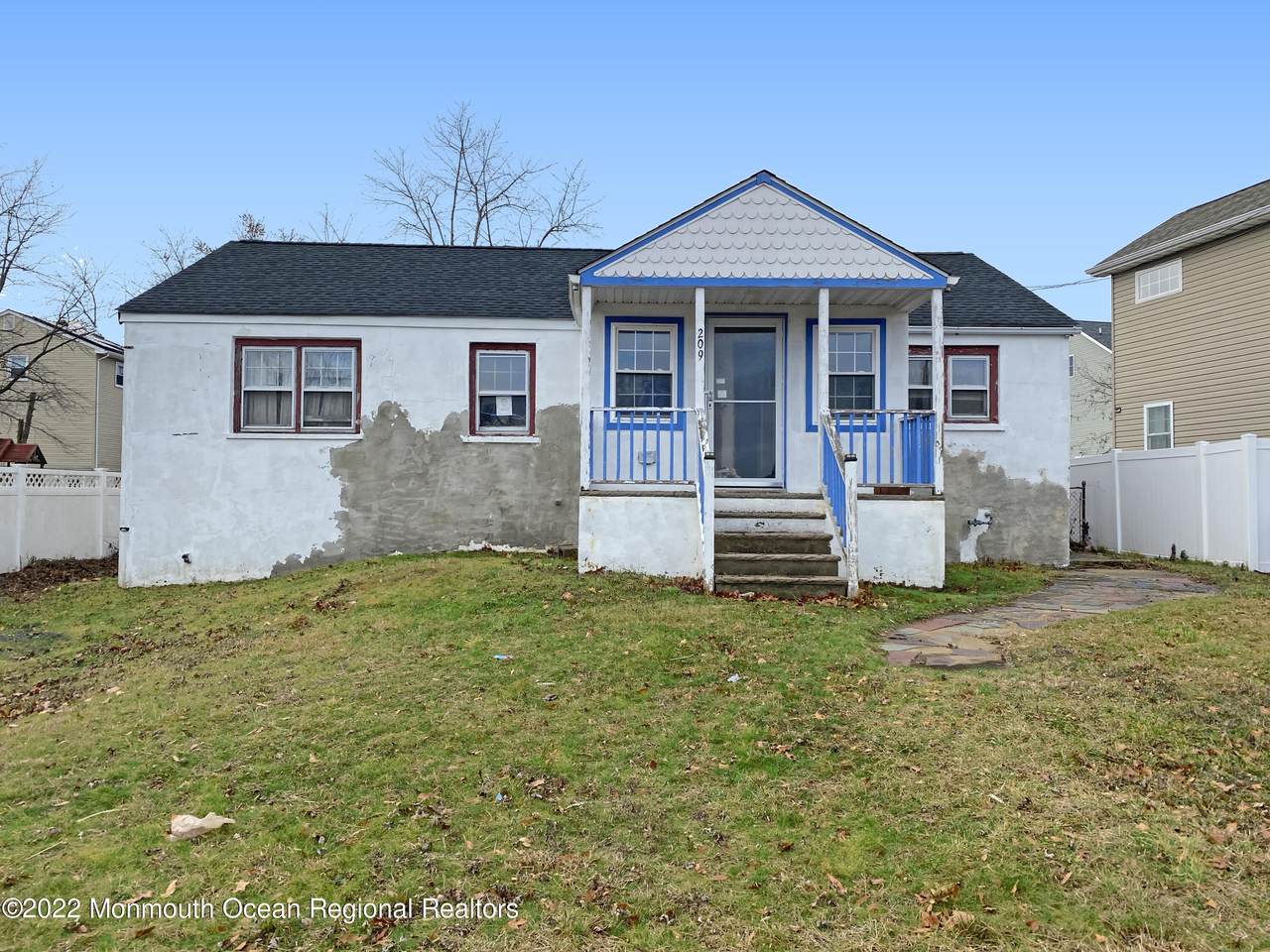 209 Ash Street - Photo 1
