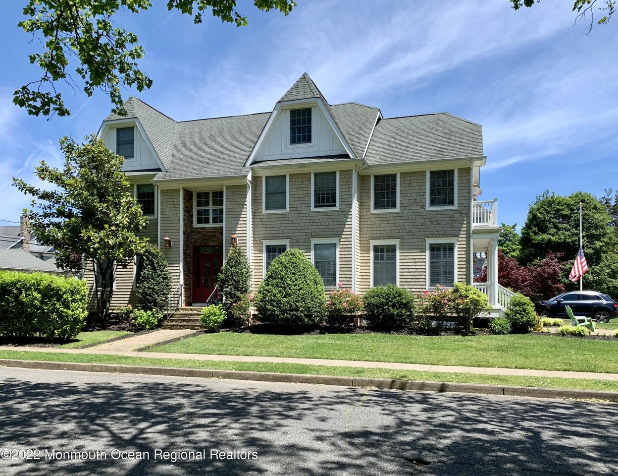 417 Boston Boulevard - Photo 1