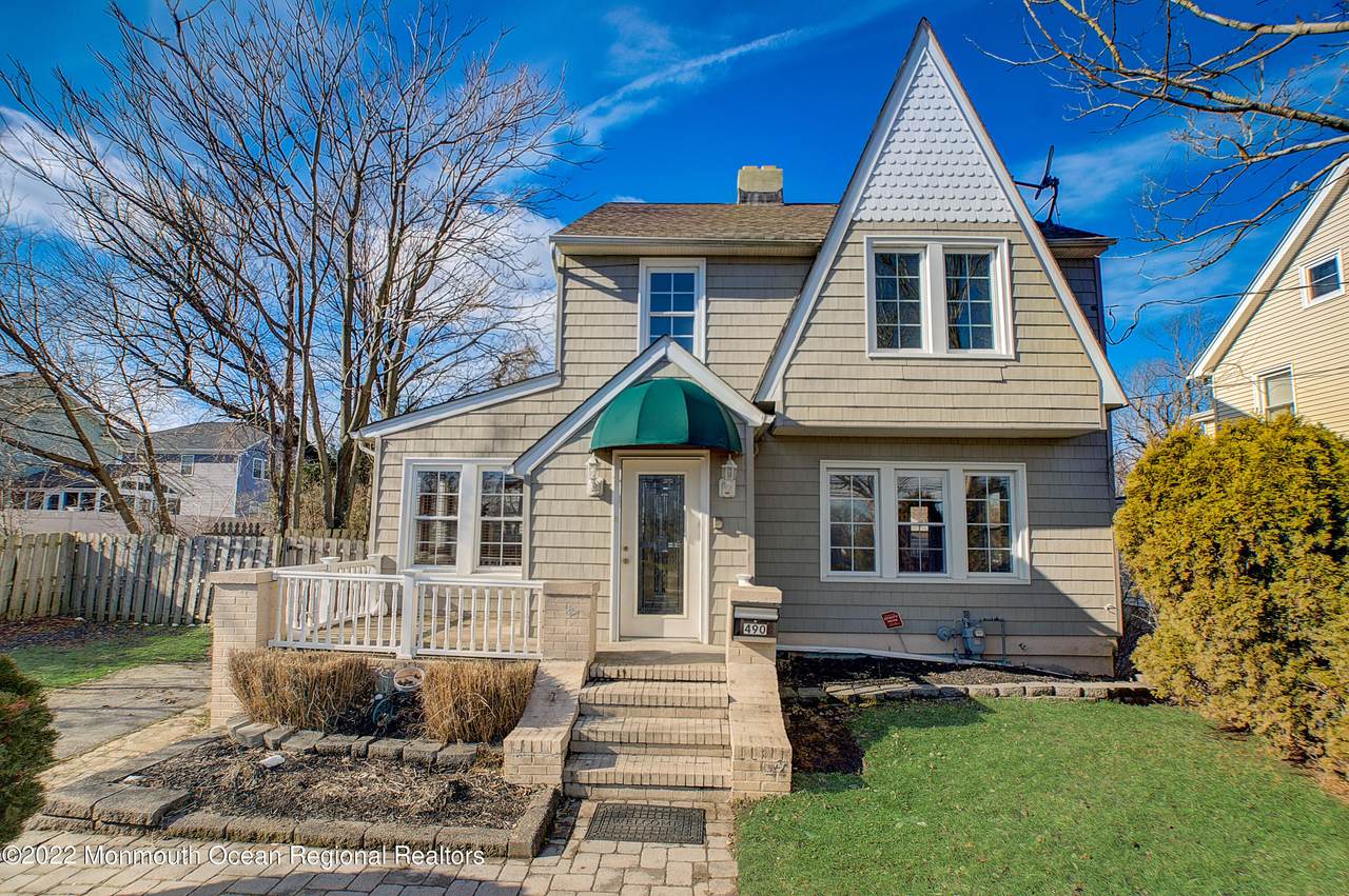 490 Sairs Avenue - Photo 1
