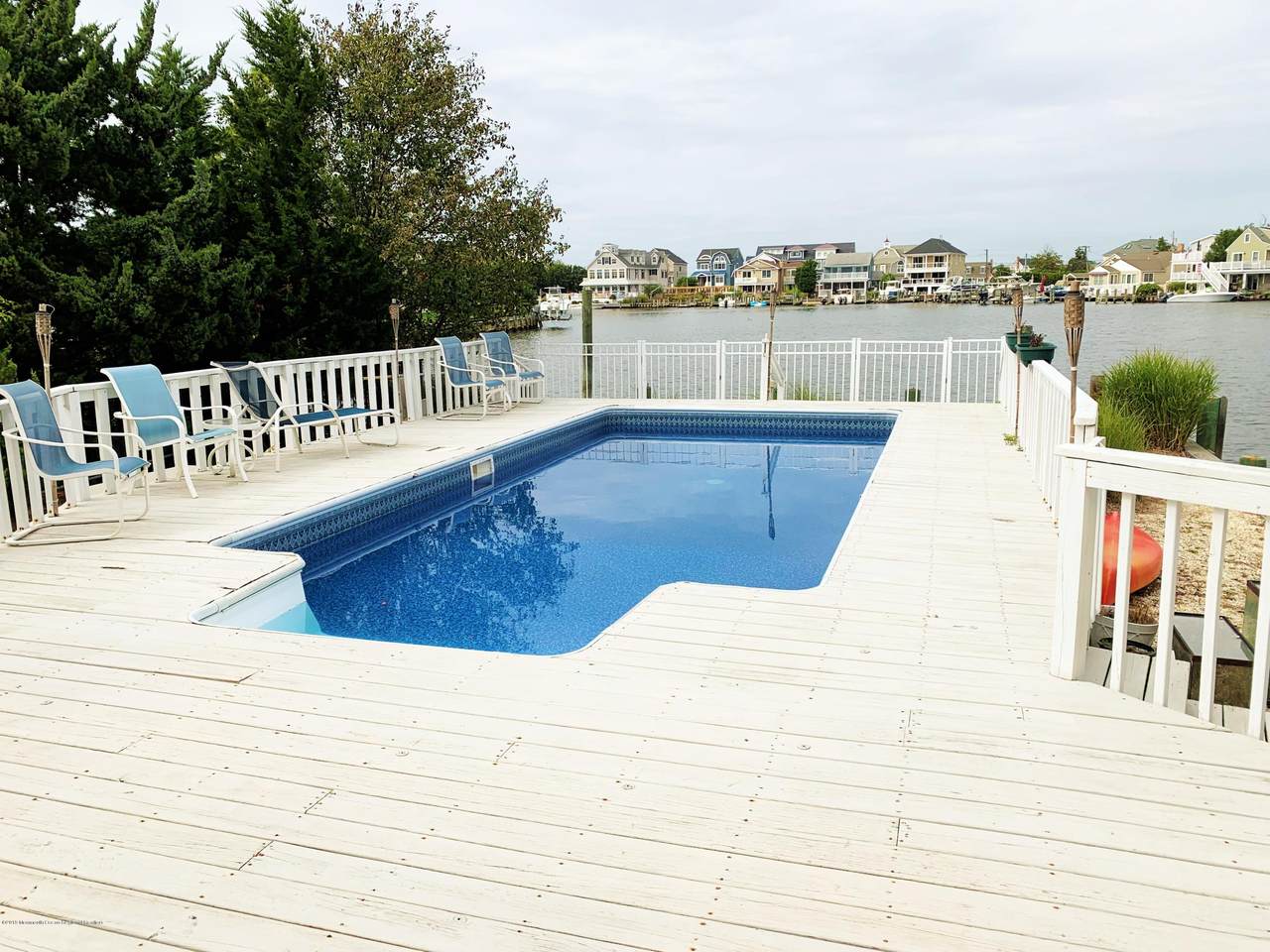 806 South Drive - Photo 1