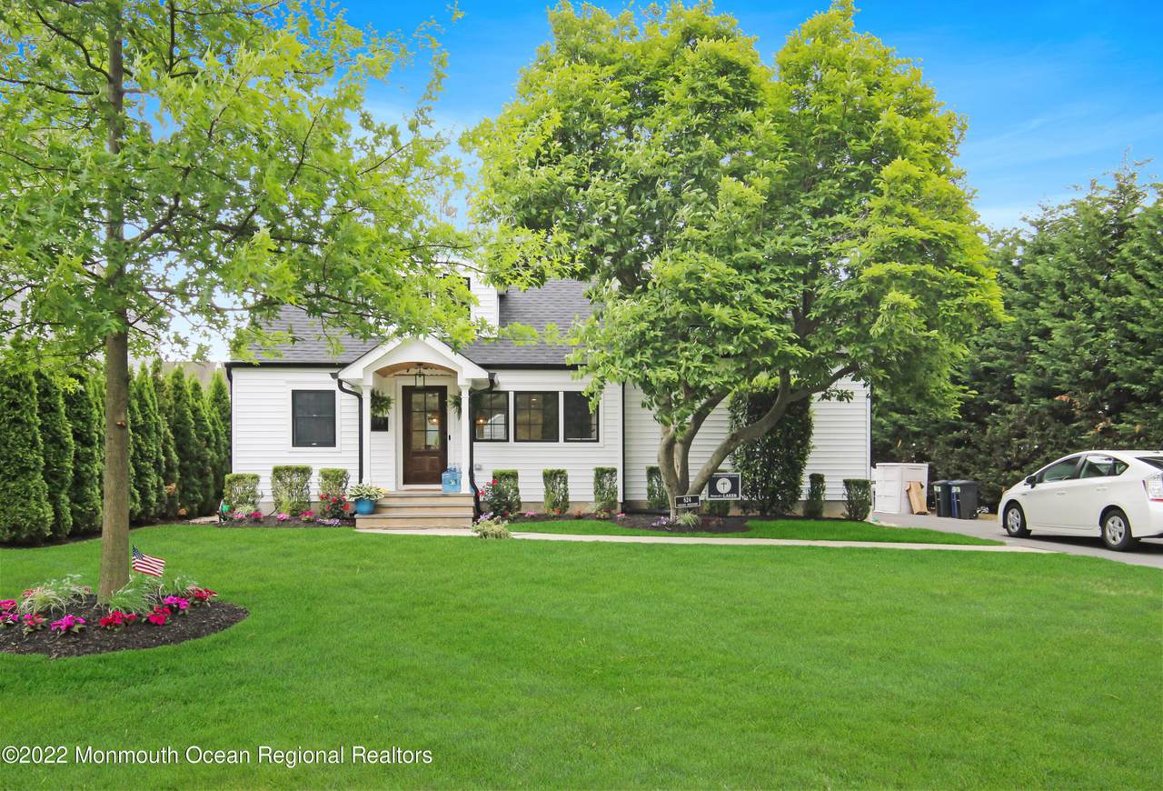 624 Chicago Boulevard - Photo 1