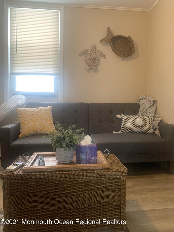 1110 Main Street - Photo 1