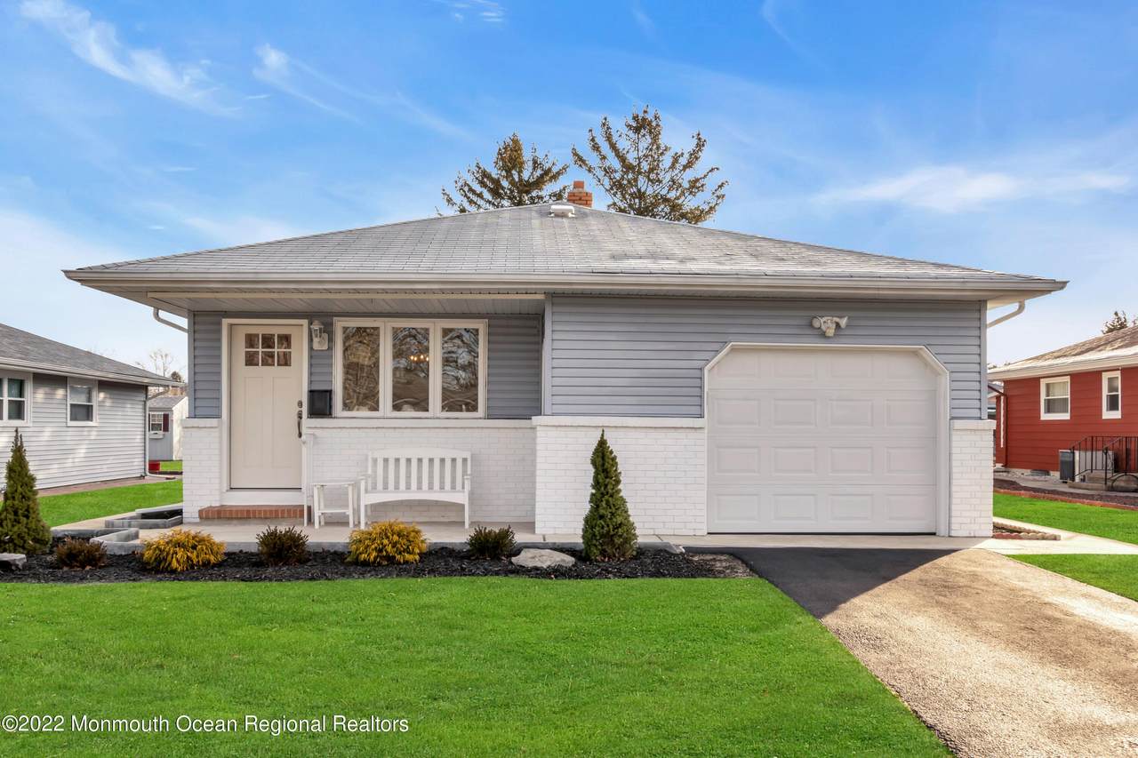 464 Saint Thomas Drive - Photo 1
