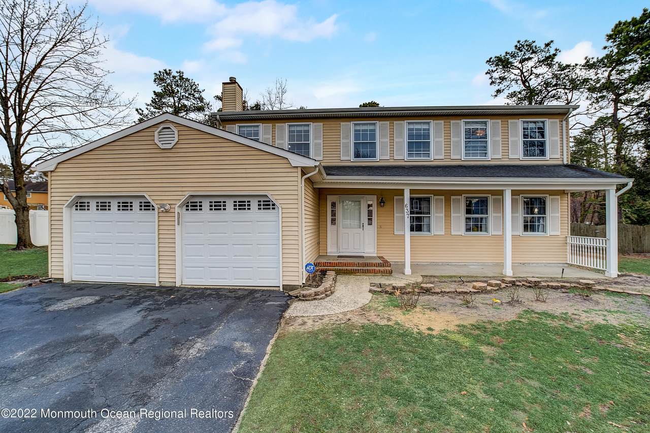 637 Branch Drive - Photo 1