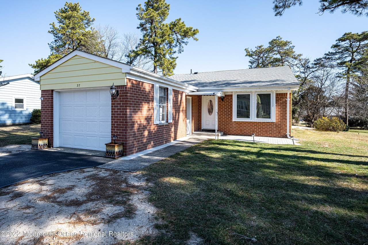 37 Franklin Lane - Photo 1