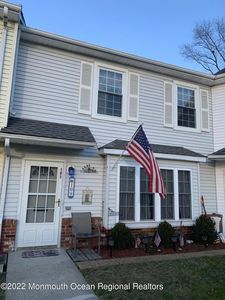 109 Joan Court - Photo 1
