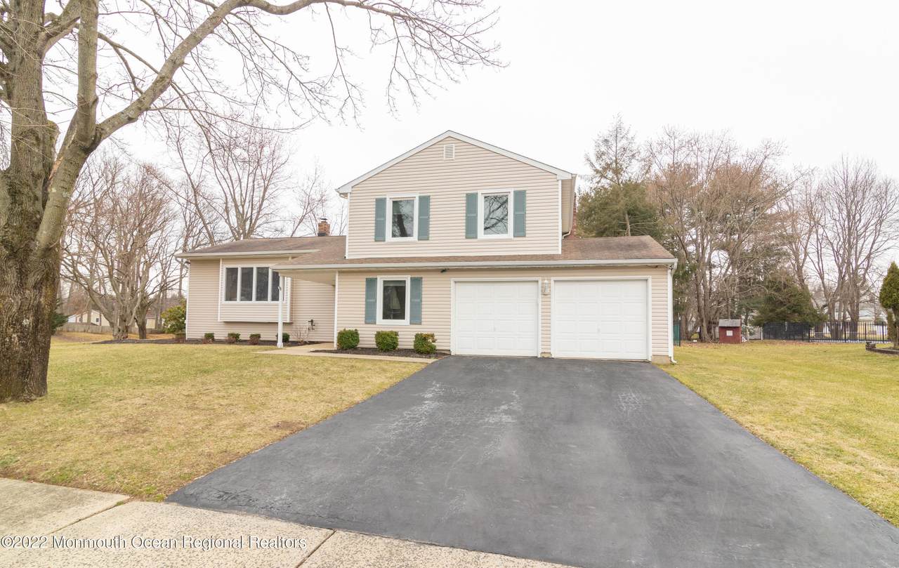 2 Diane Drive - Photo 1