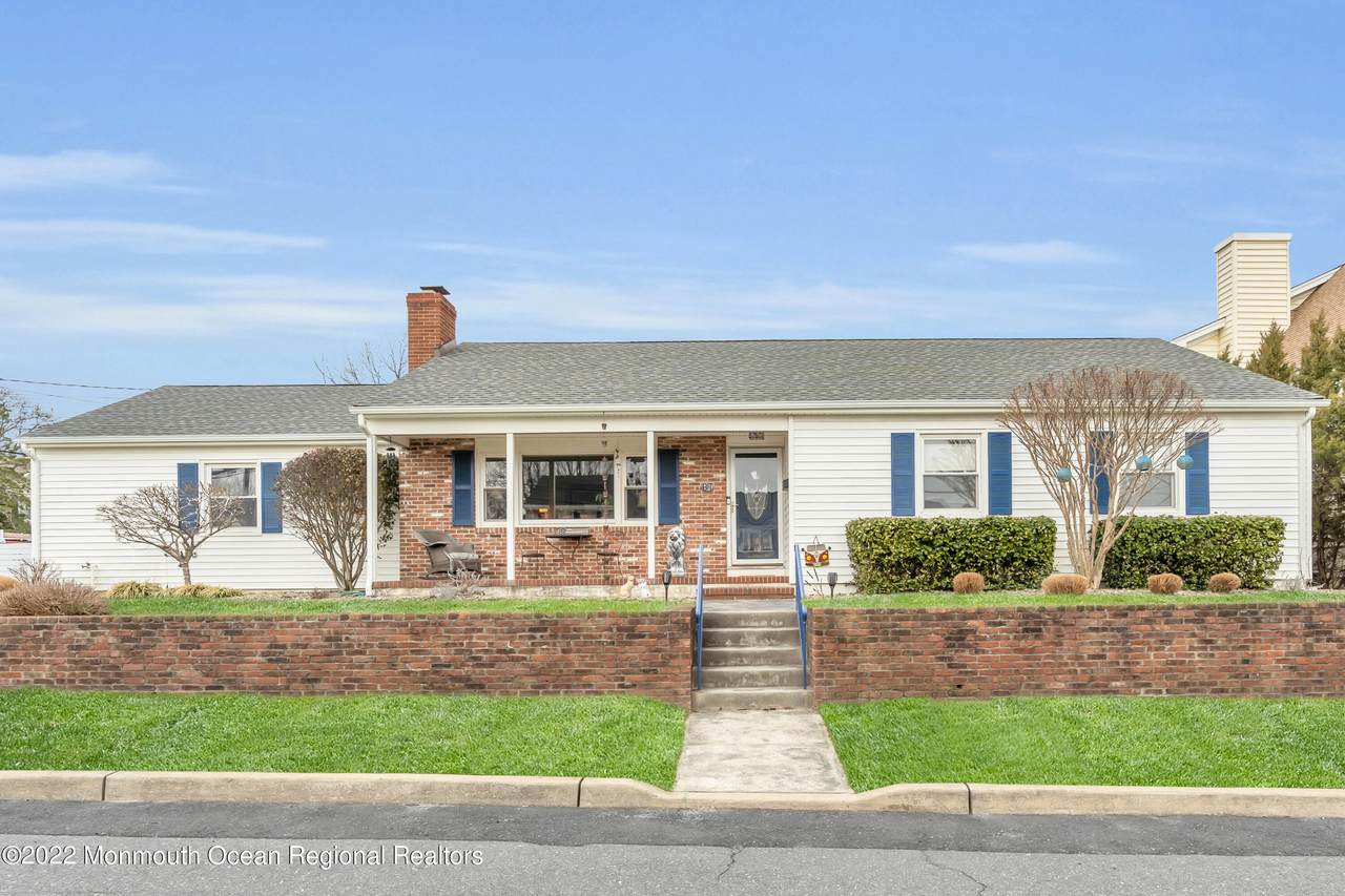 67 Farragut Avenue - Photo 1