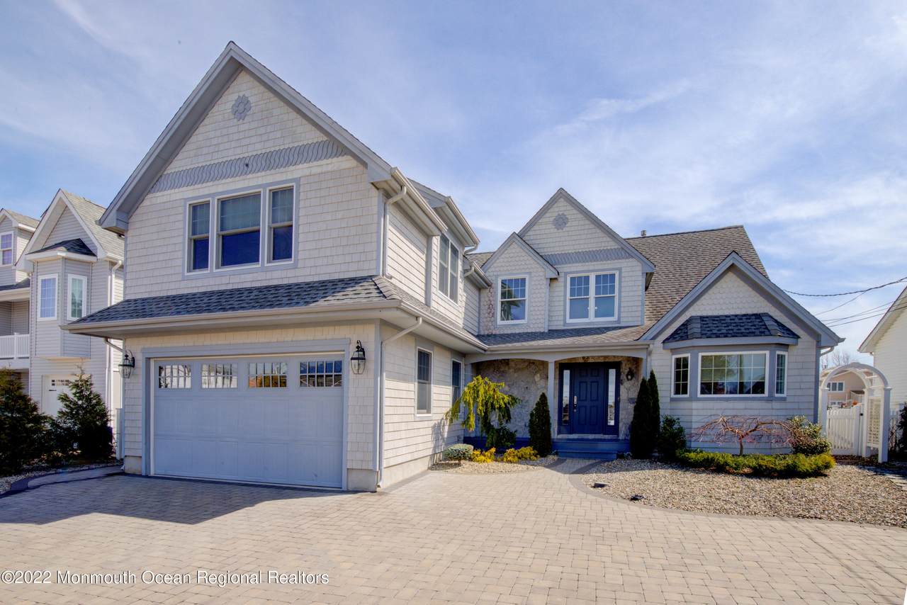 1809 Lookout Drive - Photo 1