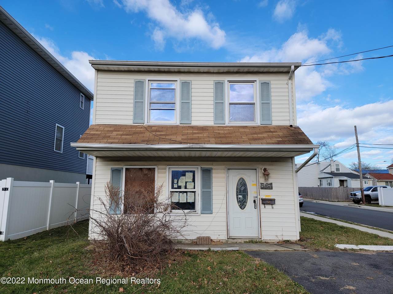 561 Sydney Avenue - Photo 1