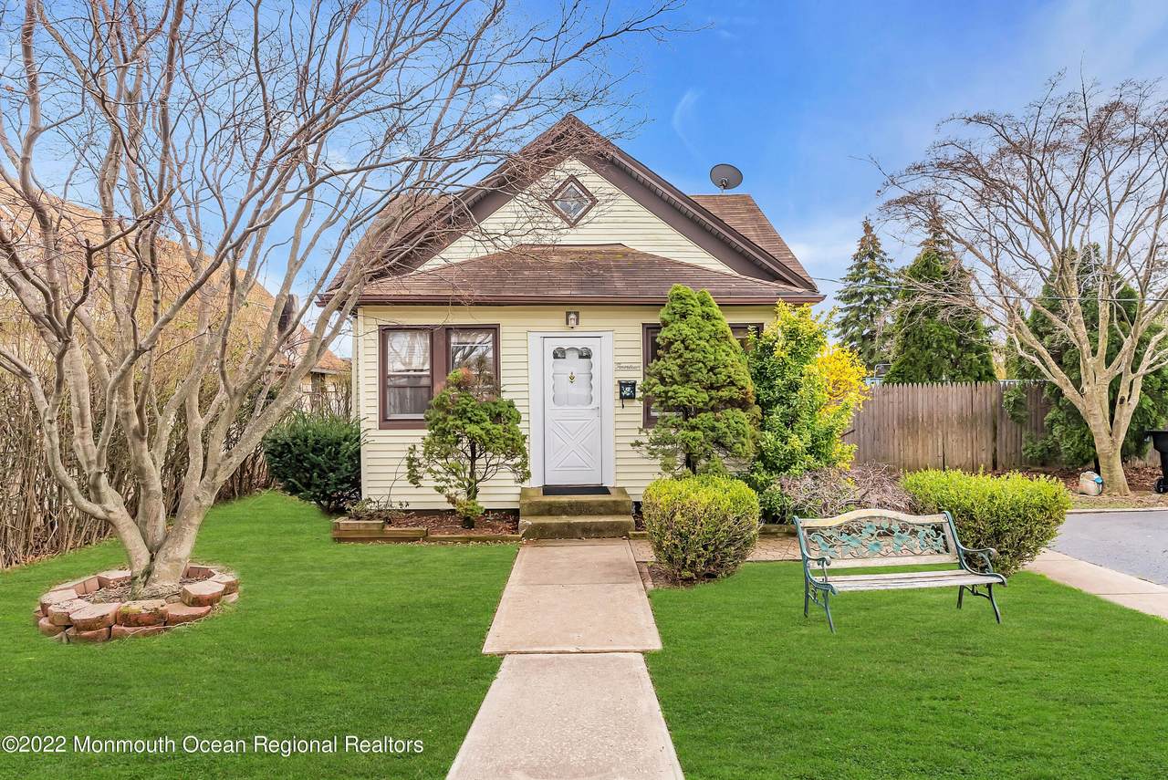 14 Bergen Street - Photo 1
