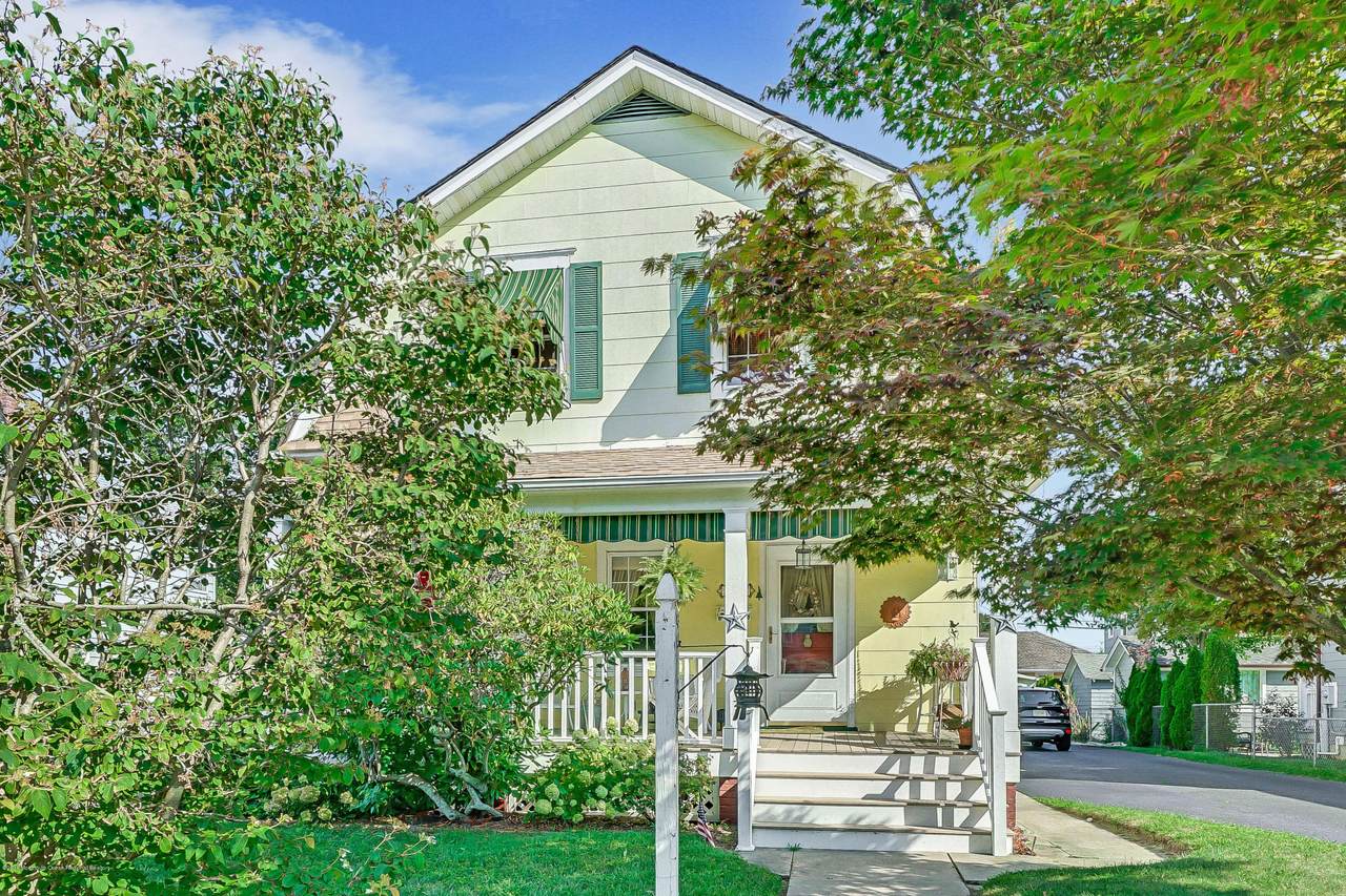 502 St Clair Avenue - Photo 1