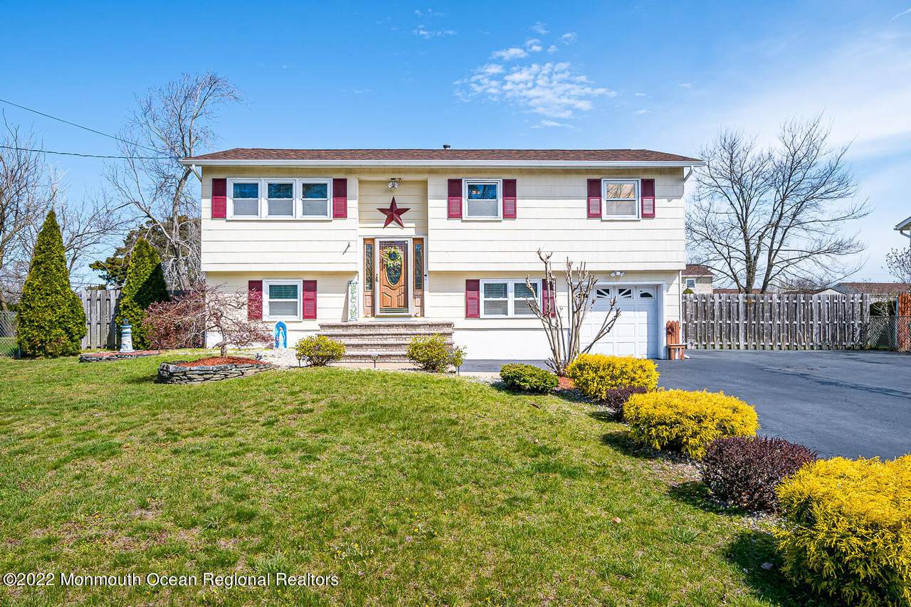 1110 Bay Avenue - Photo 1