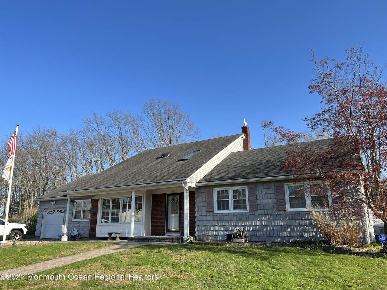 23 Meadowbrook Drive - Photo 1