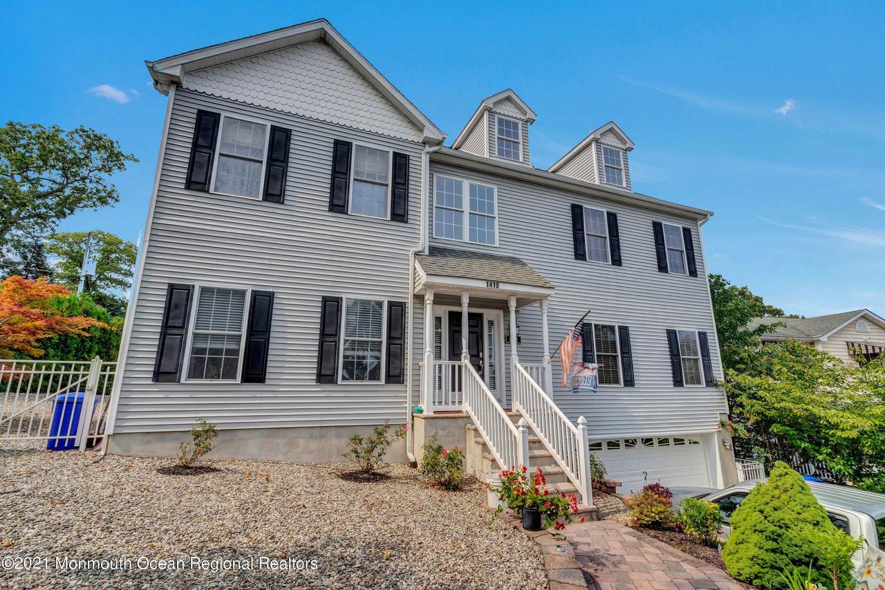 1418 Summit Place - Photo 1