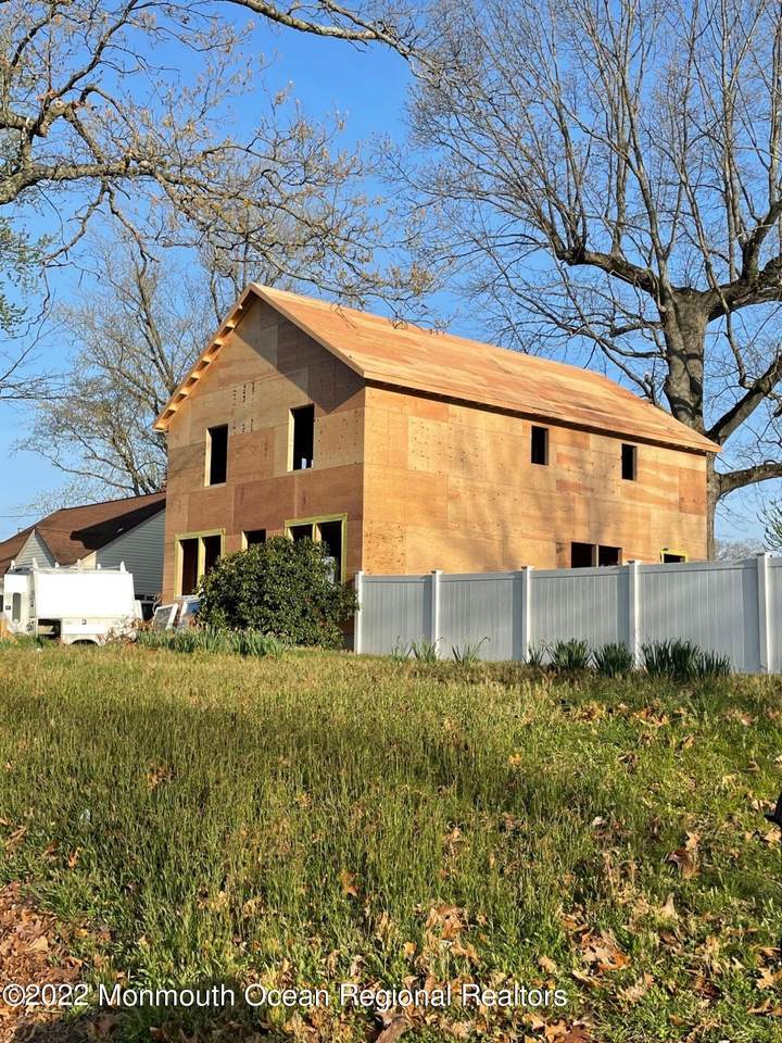 14 Asbury Avenue - Photo 1