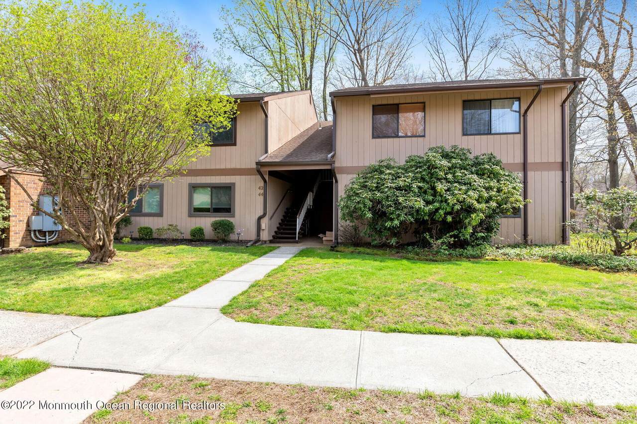 48 Dickinson Court - Photo 1