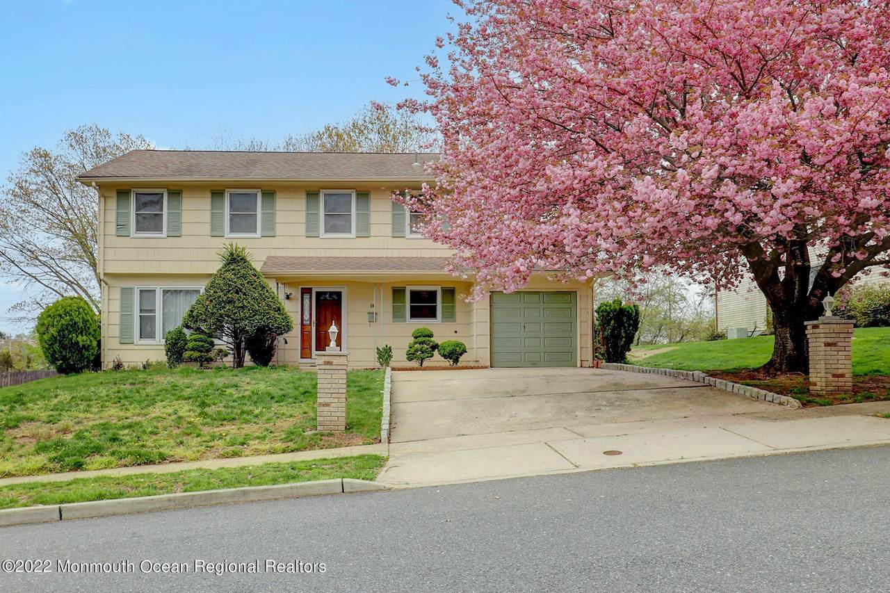 18 Dana Estates Drive - Photo 1