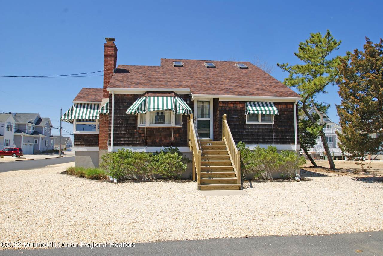 535 Lake Court - Photo 1