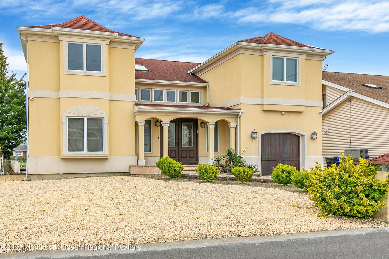 15 Granada Drive - Photo 1