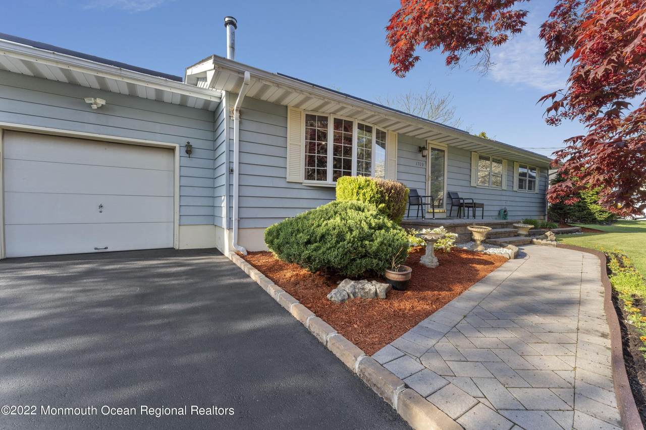 1709 7th Avenue - Photo 1