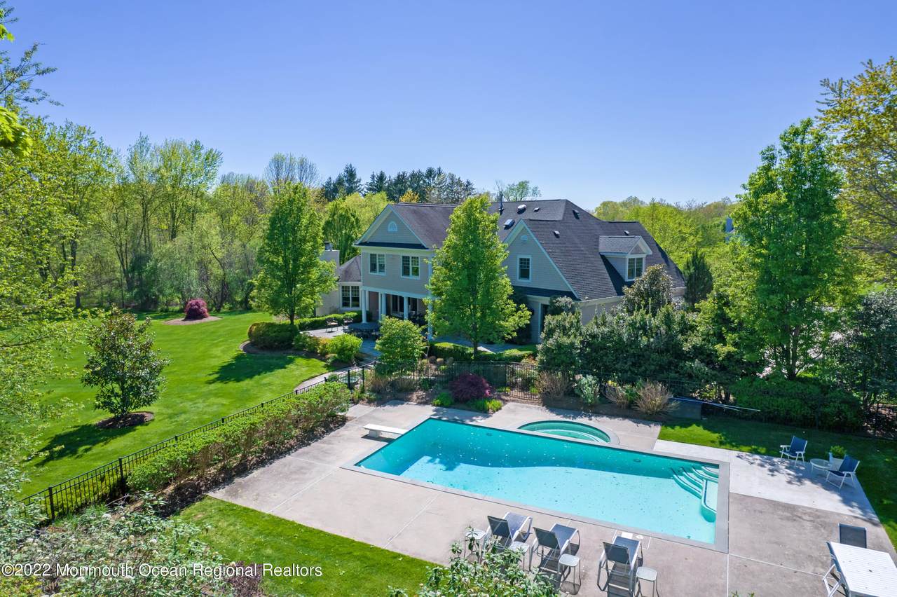 221 Williamsburg Drive - Photo 1
