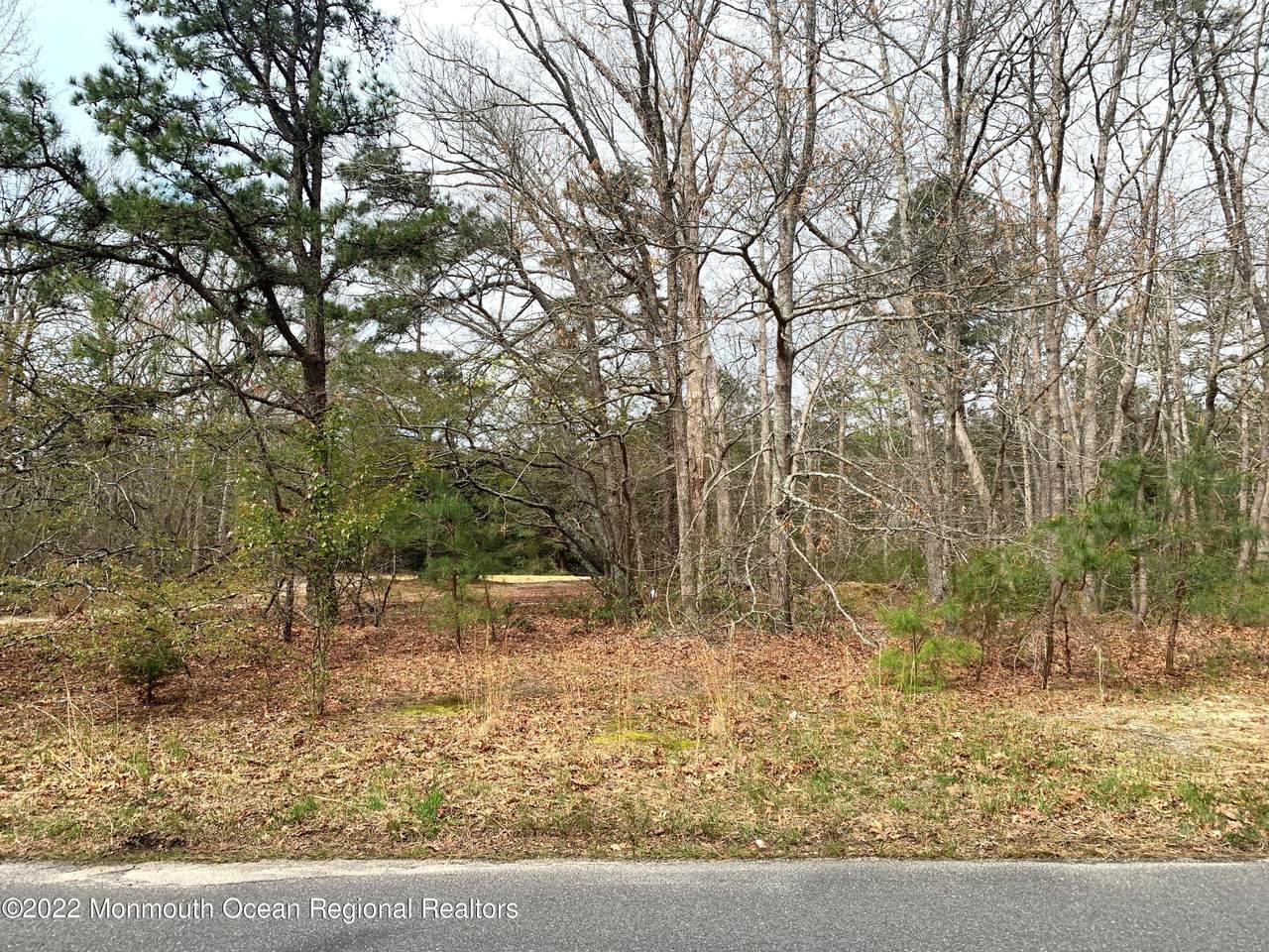 120 Lakeview Drive - Photo 1