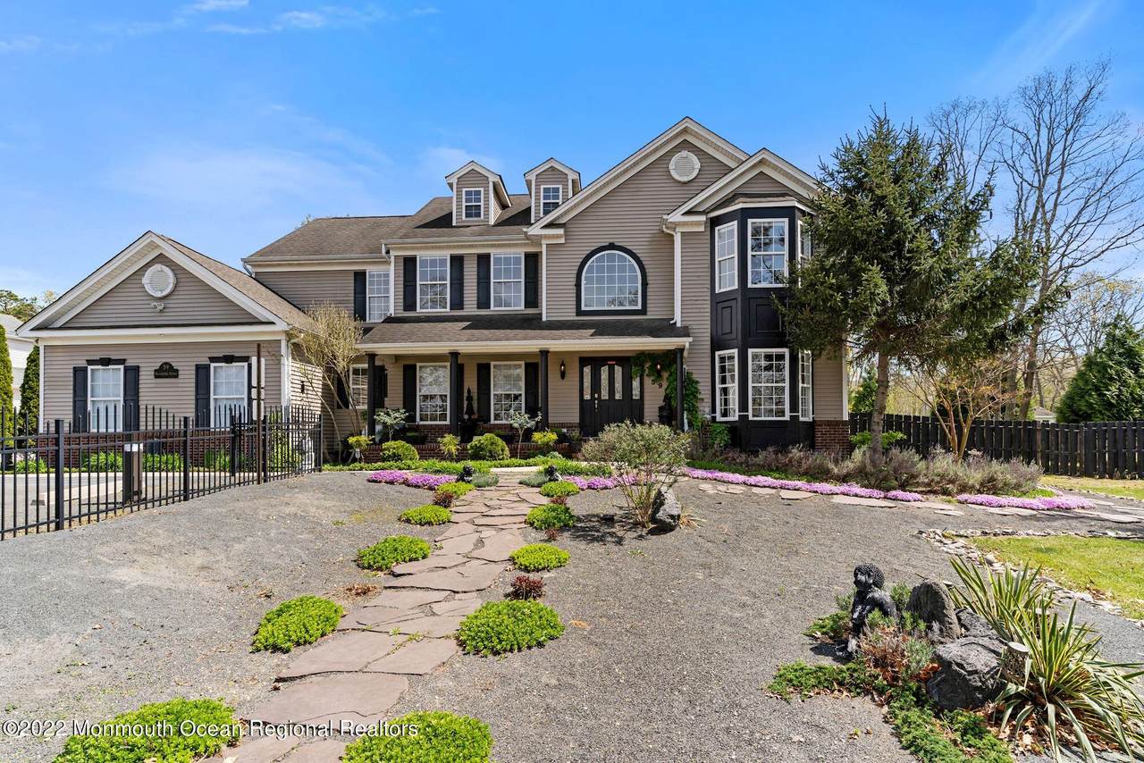 59 Manchester Avenue - Photo 1
