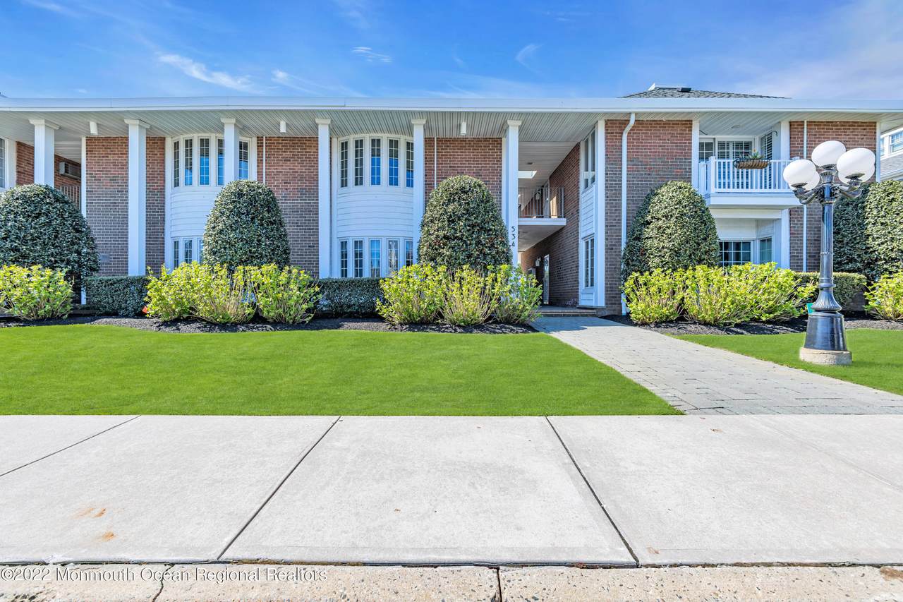 534 Washington Boulevard - Photo 1