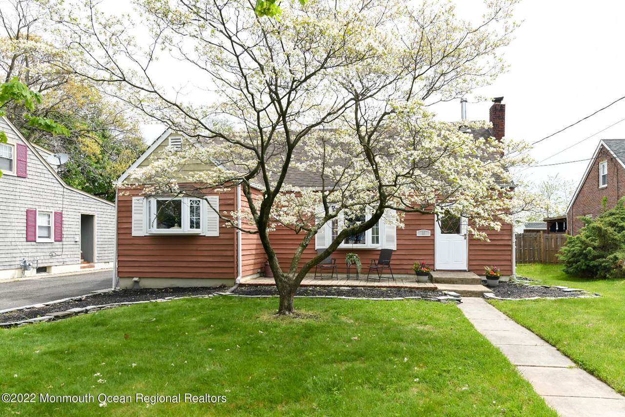 10 Sutphin Avenue - Photo 1