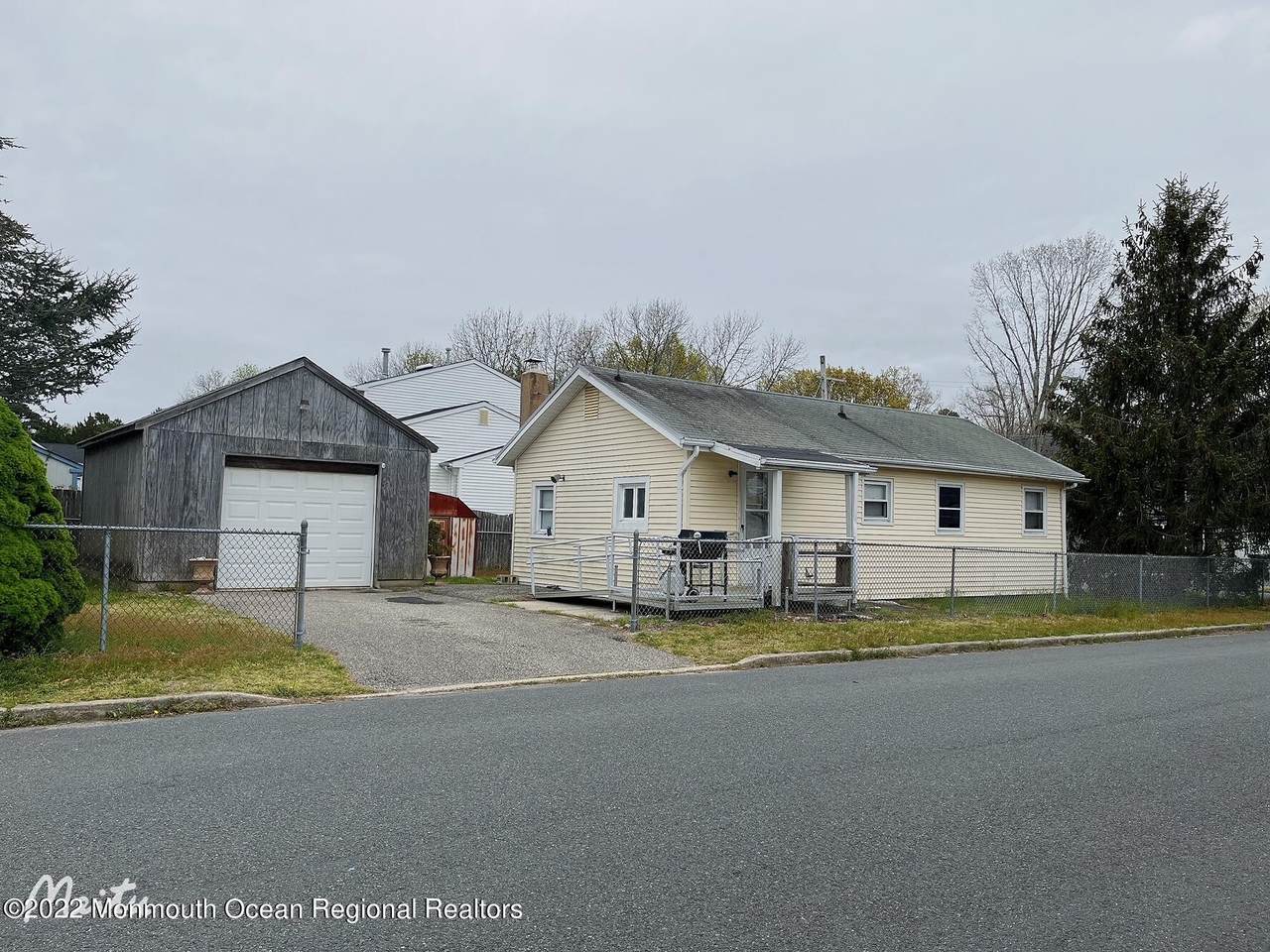 1474 Davidson Avenue - Photo 1