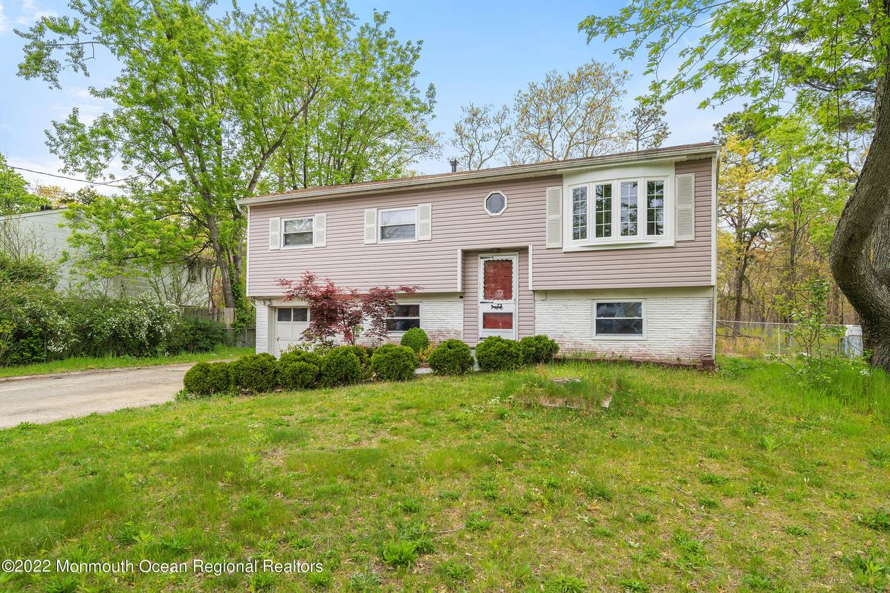 1184 Dell Street - Photo 1