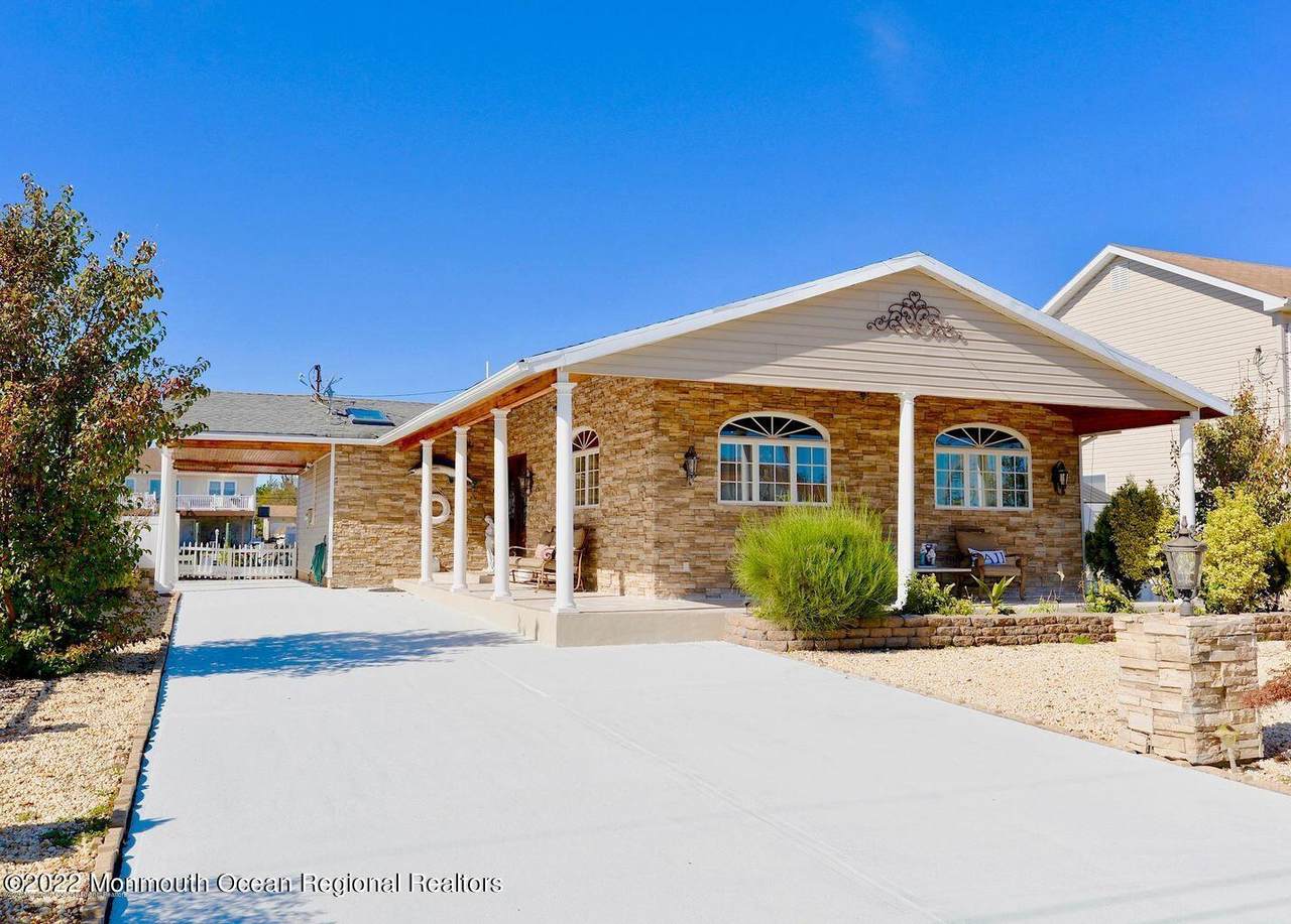 1017 Osage Drive - Photo 1